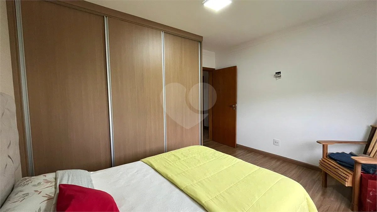Apartamento à venda com 3 quartos, sendo 1 suíte, no Centro, Poços de Caldas - MG
