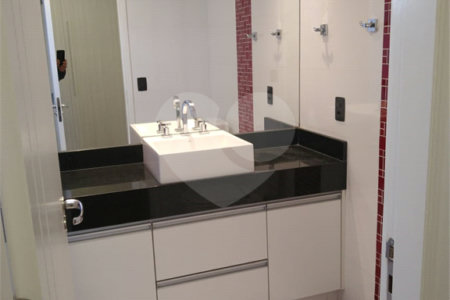Apartamento 3 suítes, varanda gourmet, 3 vagas em Condomínio Clube na Mooca