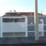 Casa Térrea com 2 dormitórios, sendo 1 suíte.