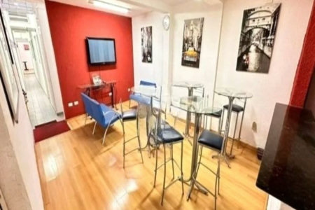 Prédio comercial com 322m², 8 salas, 3 banheiros, à venda no bairro Santo Antônio, São Caetano do Sul