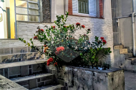 Casa à venda com 4 quartos, na Vila Cordeiro