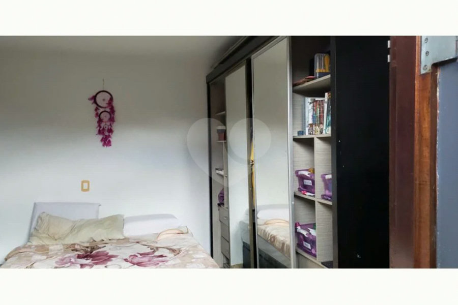 Excelente Casa a venda em Interlagos. Venha conferir.