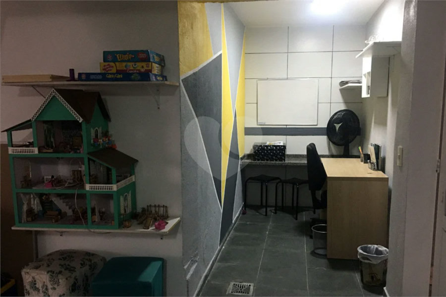 Casa 4 dormitórios, 3 vagas