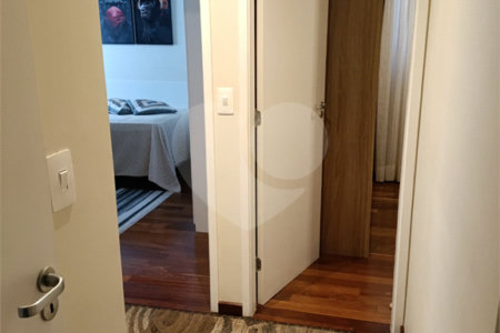 Apartamento na Região da Mooca. Excelente Localização com 3 Dormitórios sendo 1 Suíte e 2 Vagas de Garagem