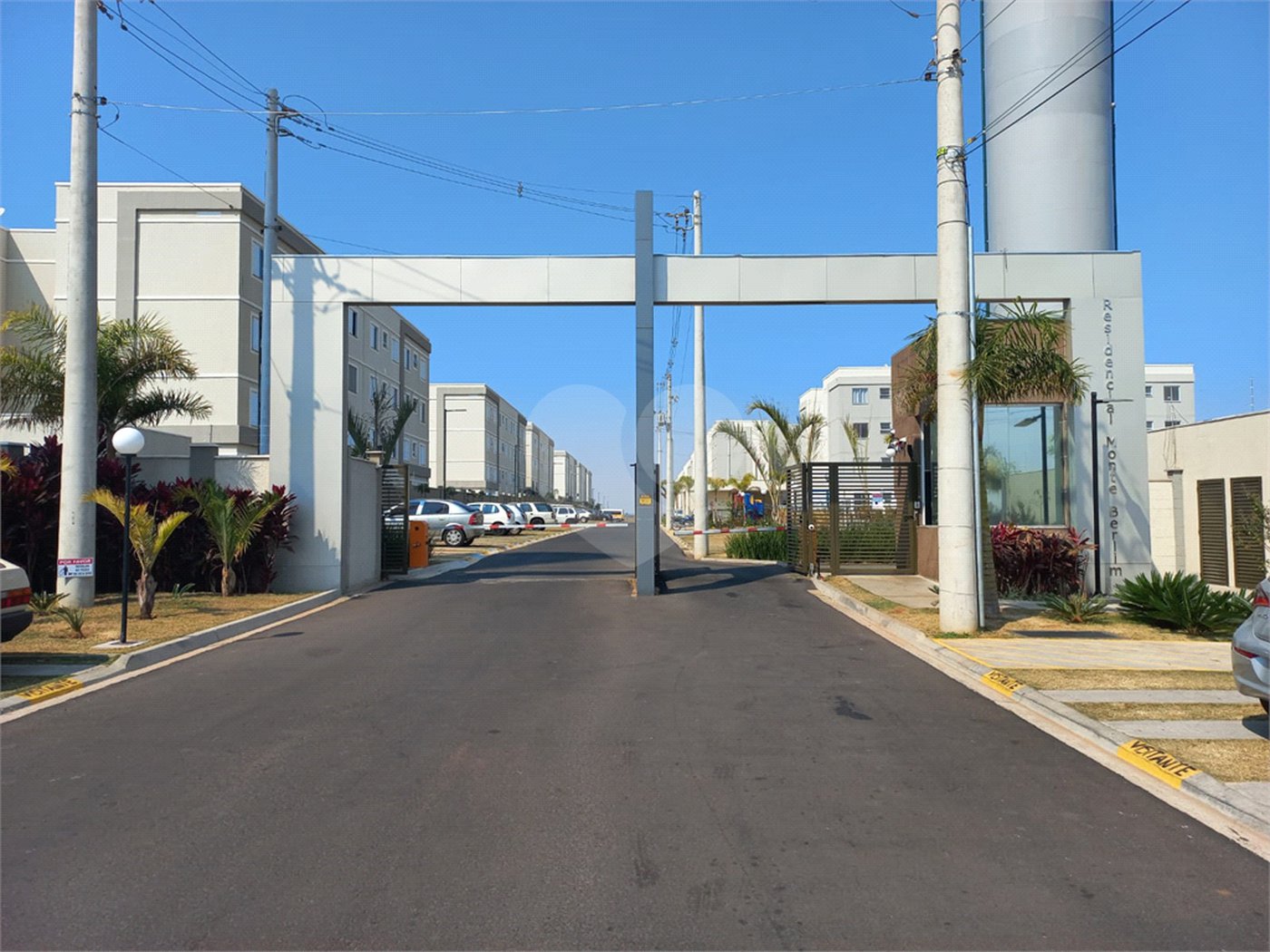 Apartamento no condomínio Monte Berlim
