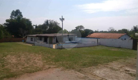 Chácara à venda com 3 quartos em Zona Industrial I, Itirapina, SP