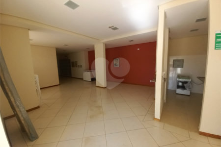 Apartamento no Condomínio Michelangelo .