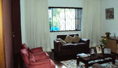 Sobrado à venda 400m² com 4 quartos, sendo 2 suítes, 6 vagas  no Jardim Peri Peri próximo metrô Vila Sônia