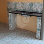 Casa Térrea com 2 dormitórios.