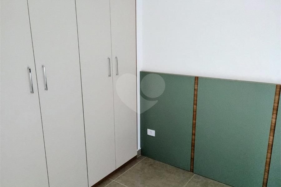 Condomínio fechado na Vila Éster