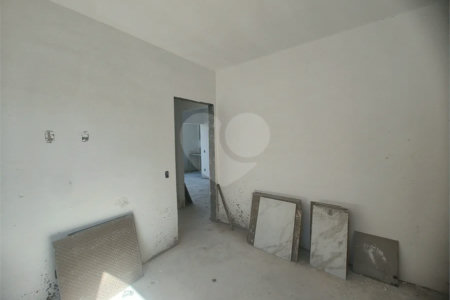 Apartamento 2 dormitórios (1 suíte) com vaga garagem, excelente localização, programa MCMV