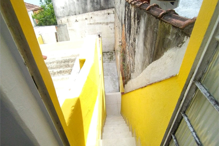 SOBRADO DE 100 M² COM 03 DORMITÓRIOS, VAGA E QUINTAL PARA LOCAÇÃO (OU VENDA) NO JARDIM DO COLEGIO-SANTANA