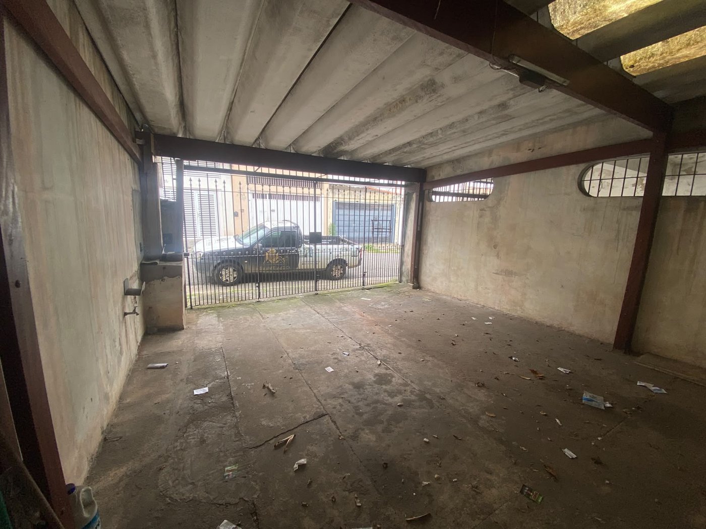 Casa à venda com 2 quartos em Jardim Alvorada, oportunidade para investidor