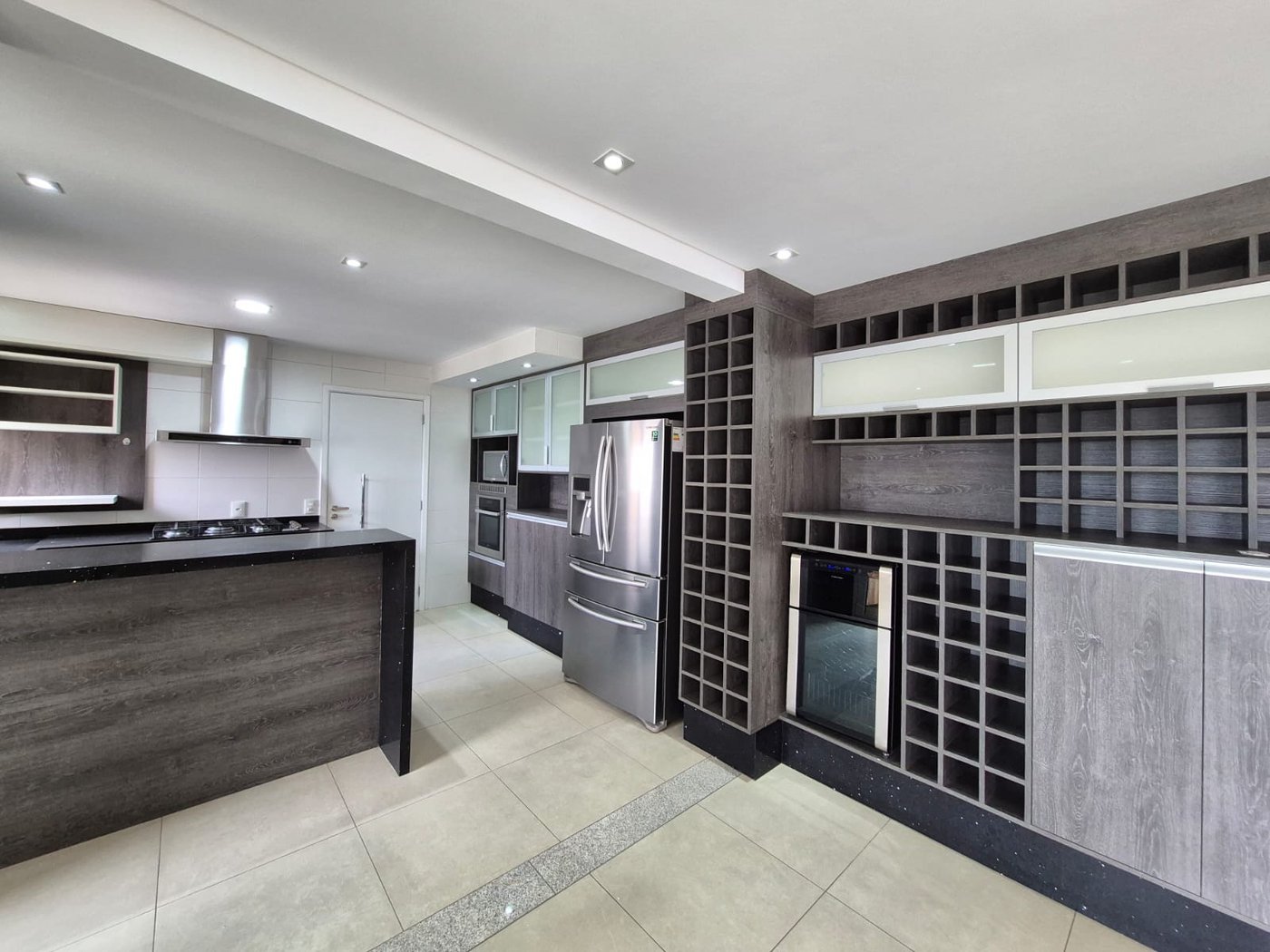 Apartamento à venda ou para alugar, 110m² com 2 quartos, sendo 1 suíte, escritório e  vagas Condomínio Paulistano, São Paulo - SP
