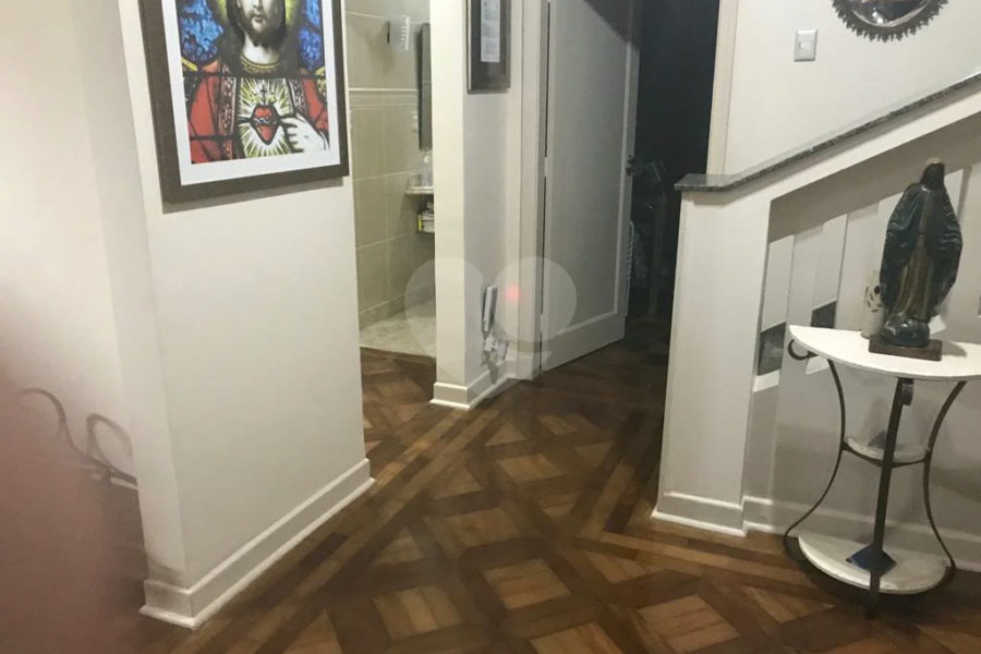 Casa à venda com 5 quartos, sendo 3 suítes, em Alto da Lapa, São Paulo, SP