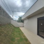 Casa exclusiva em Atibaia de alto padrão com 3 suítes, piscina, espaço gourmet, condomínio fechado, aceita financiamento