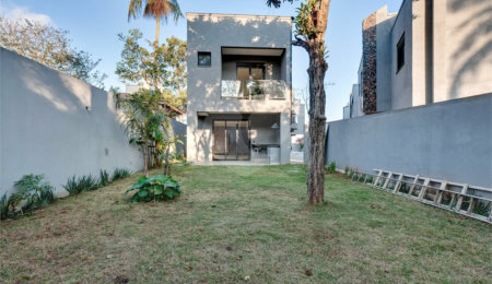 Casa à venda com 4 suítes no condomínio Reserva Robélia, São Paulo - SP