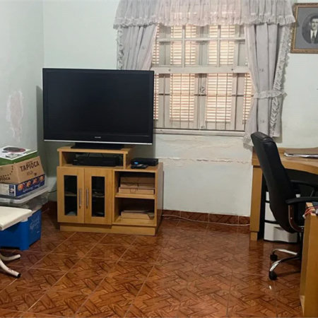 Procurando tranquilidade sem abrir mão da praticidade? Esta casa na Rua Diogo Ortiz oferece o equilíbrio perfeito.