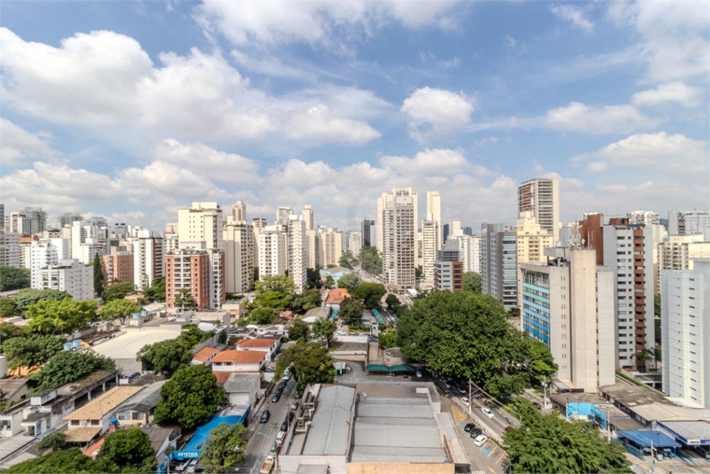 Apartamento à venda com 3 suítes em Campo Belo, São Paulo, SP