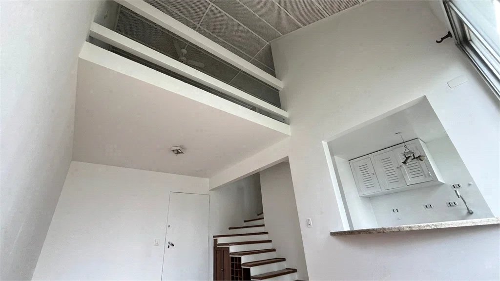 Charmoso Apartamento Duplex – 50m² | 1 Suíte | 1 Vaga