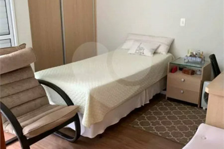 Apartamento em Atibaia com 2 dormitórios (1 suíte), 1 vaga de garagem, elevador, área de lazer com piscina