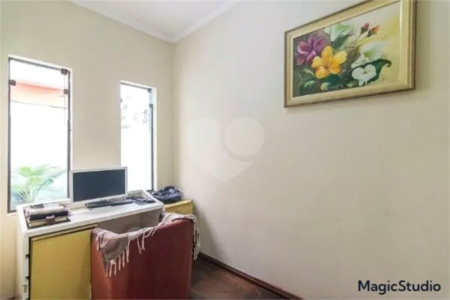 Casa com 275m², 3 quartos, 2 suítes, 8 garagens, à venda em Santo André