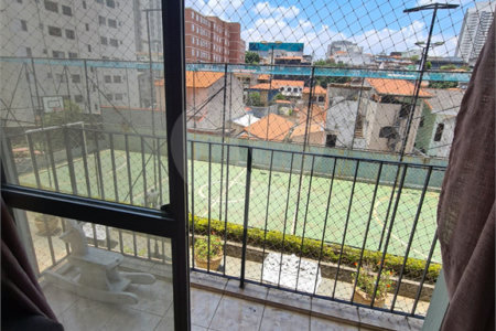 Apartamento com 3 dormitórios, sendo 1 suíte.