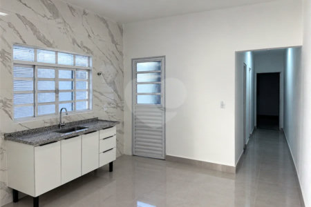 CASA À VENDA | PRONTA PARA MORAR