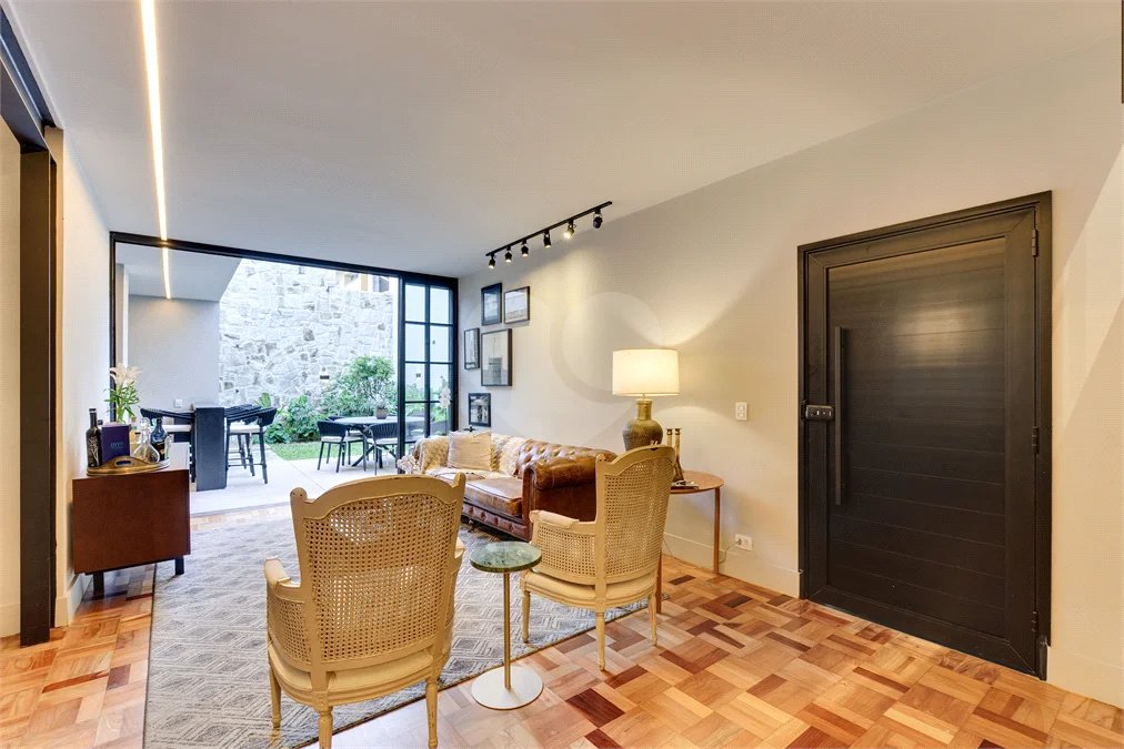 Casa de Vila à venda com 5 quartos, sendo 3 suítes, em Jardim Hípico, São Paulo, SP