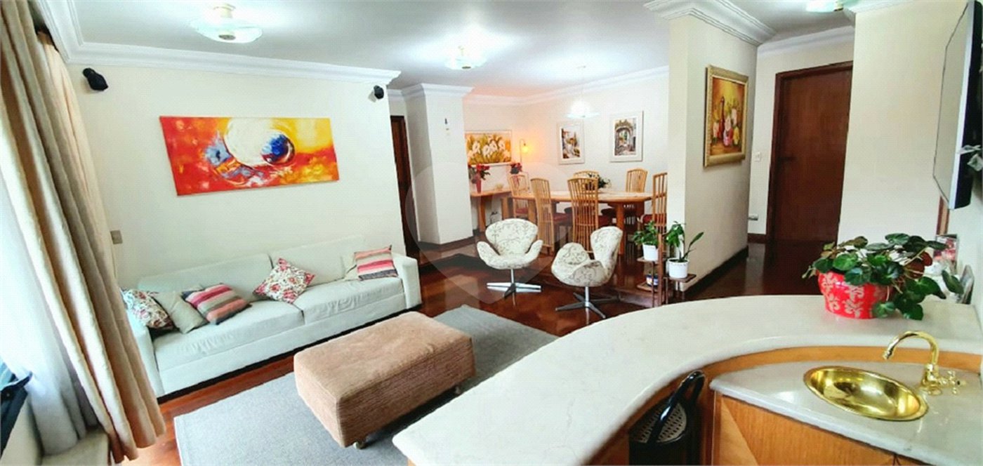 Apartamento à venda no Planalto Paulista de 147m² com 3 suítes e 3 vagas.
