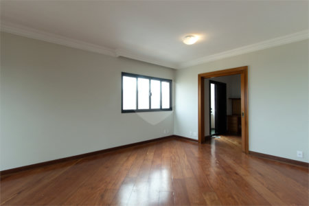 Apartamento a Venda na Chácara Santo Antônio, 163 m², 3 suítes, 2 vagas,, lazer e próximo ao parque