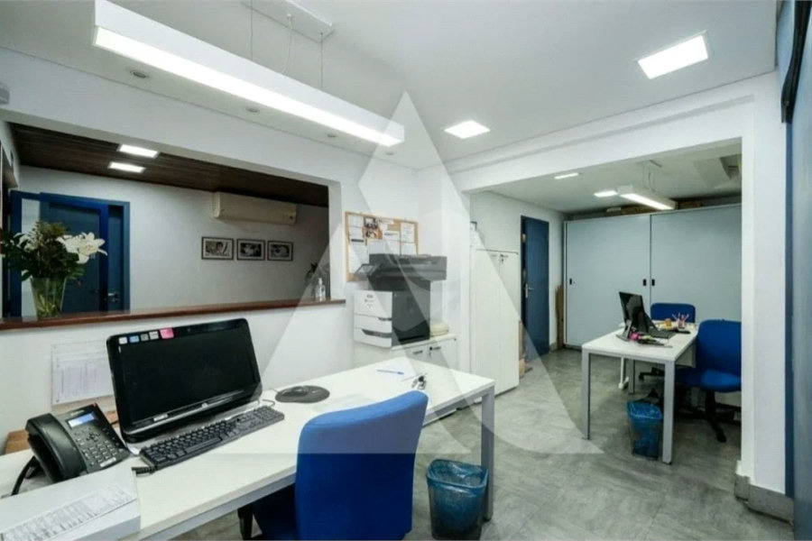 Casa à venda com 3 quartos, sendo 1 suíte, em Indianópolis, São Paulo, SP
