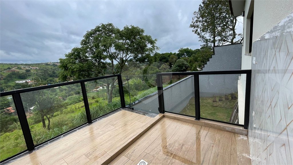 Casa térrea encantadora - Terreno 544m² (17 x 32m), com 198m² no Bairro Estância Brasil - Atibaia
