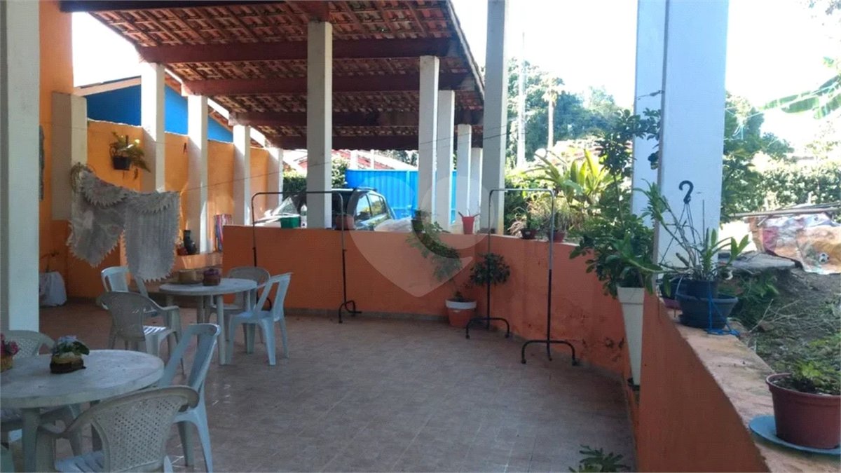 **CASA À VENDA | 280 M² | 3 DORMITÓRIOS (1 SUÍTE) | 4 VAGAS NO BOM RETIRO – SÃO JOSÉ DOS CAMPOS!**