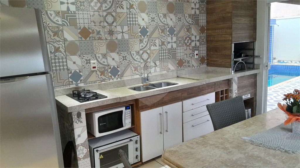 Chácara em Área Rural de Piracaia, com casa principal + 4 kitnets alugadas, excelente localização