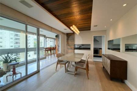 Apartamento à venda com 3 suítes em Vila Mariana, São Paulo, SP