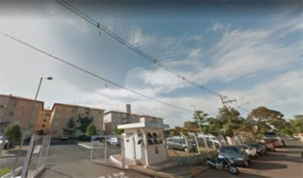 Apartamento para venda no Edifício Residencial dos Ipês II em Araraquara/SP.