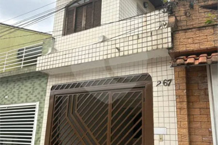 São Paulo - Capital - Bairro Santa Cruz - R4 495.000,00 - Aceita permuta por imóvel na cidade de Indaiatuba- Sp - Sobrado em rua residencial sem saída e com praça particular. O imóvel possui 2 quartos — 1 suíte com dois ambientes e acesso a hall externo. Sala ampla, cozinha com dois ambientes
