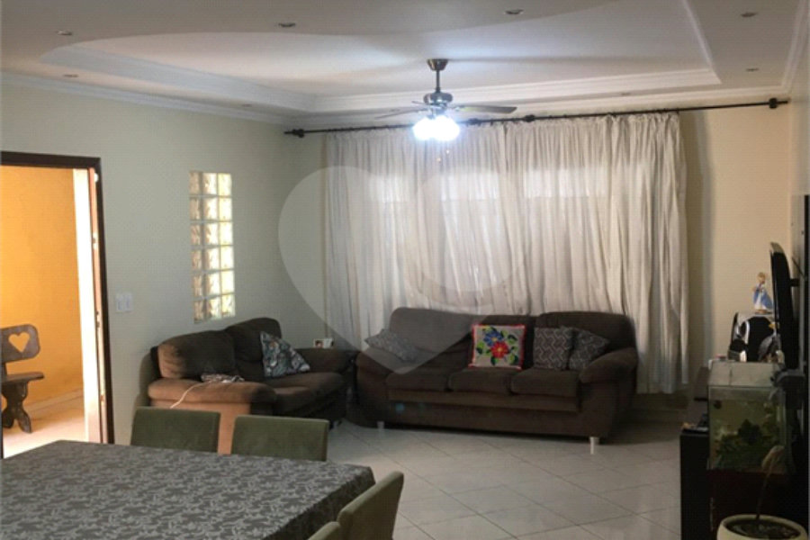 Sobrado à venda com 3 quartos, sendo 1 suíte,  em Vila Moreira, Guarulhos, SP