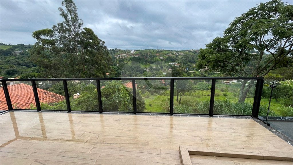 Casa térrea encantadora - Terreno 544m² (17 x 32m), com 198m² no Bairro Estância Brasil - Atibaia