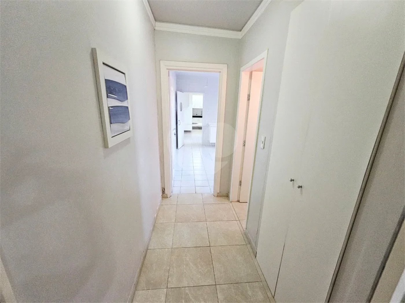 4 dormitórios, 1 suíte, 3 banheiros, 2 vagas, Área Total: 130,00 m², Construído: 174,00 m²