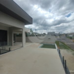 Casa exclusiva em Atibaia de alto padrão com 3 suítes, piscina, espaço gourmet, condomínio fechado, aceita financiamento
