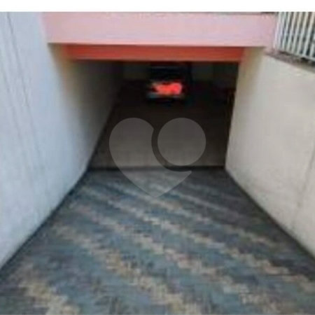 Casa com 205m² , 3 dormitórios , sendo todos suítes , 5 vagas , á venda no bairro Bangú em Santo André.