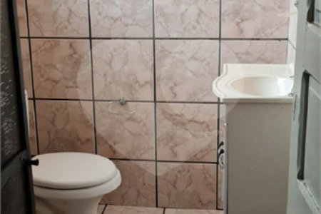 Casa térrea para venda em Araraquara.