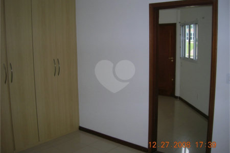 Casa no Condomínio Damha I