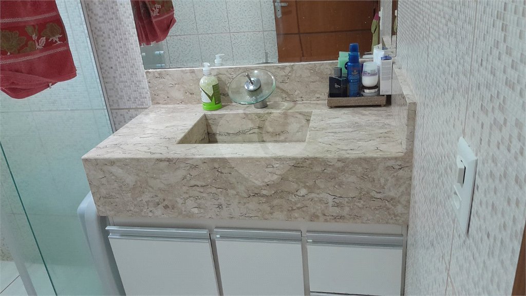 Chácara em Área Rural de Piracaia, com casa principal + 4 kitnets alugadas, excelente localização