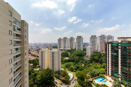 Apartamento à venda com 3 quartos, sendo 2 suítes, em Morumbi, São Paulo, SP