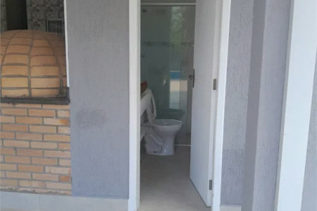 Casa à venda ou para alugar com 4 suítes em Chácaras São Carlos, Cotia, SP
