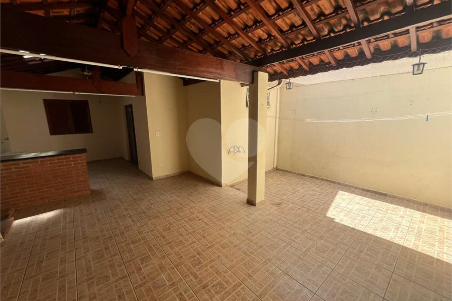 Casa Assobradada à Venda – Conforto, Excelente Acabamento e Localização Central