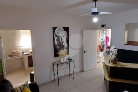 Oportunidade Única no Centro de São Carlos: Imóvel Versátil para Residência ou Negócio
